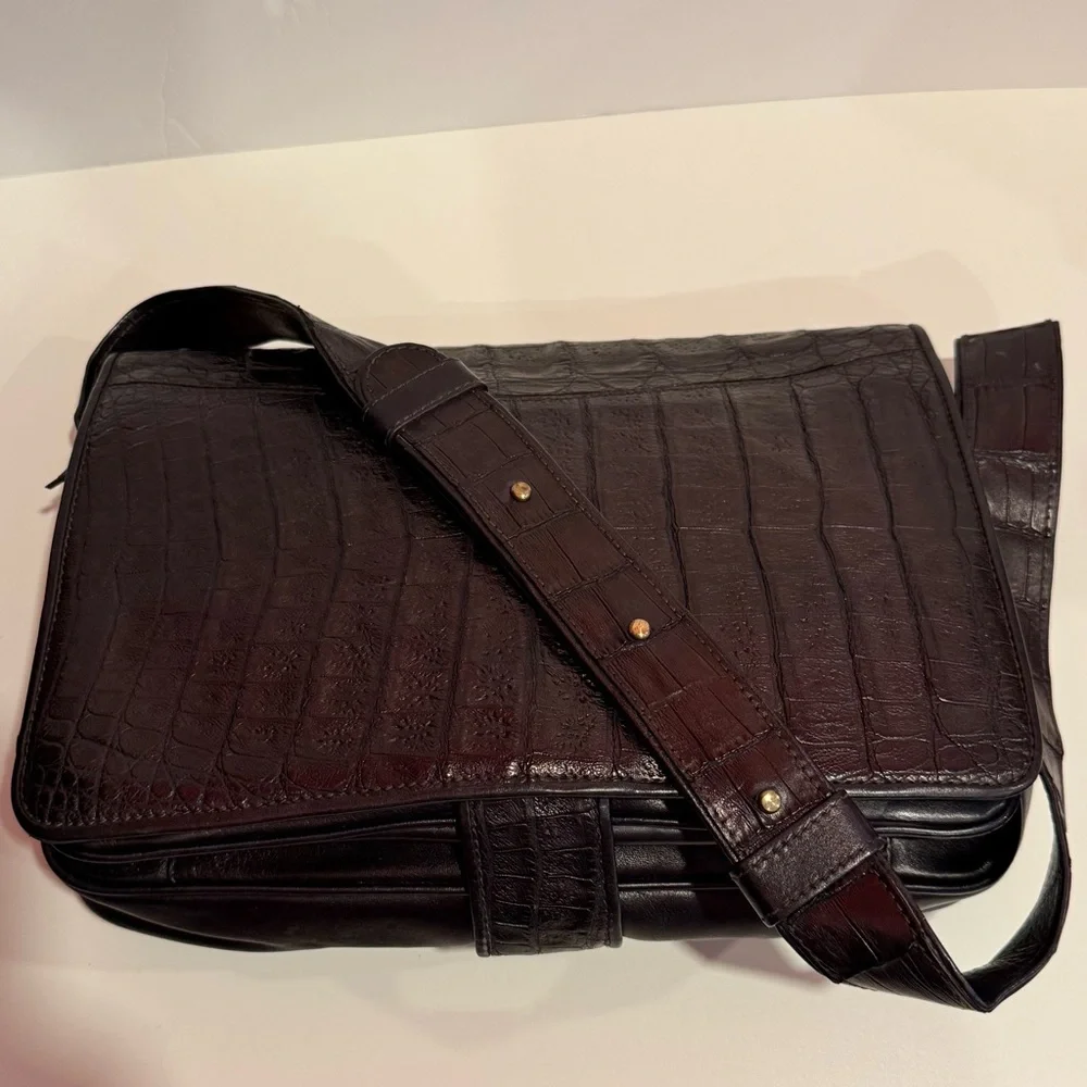 Donna Karan New York Black Leather Messenger Style Shoulder Bag RARE